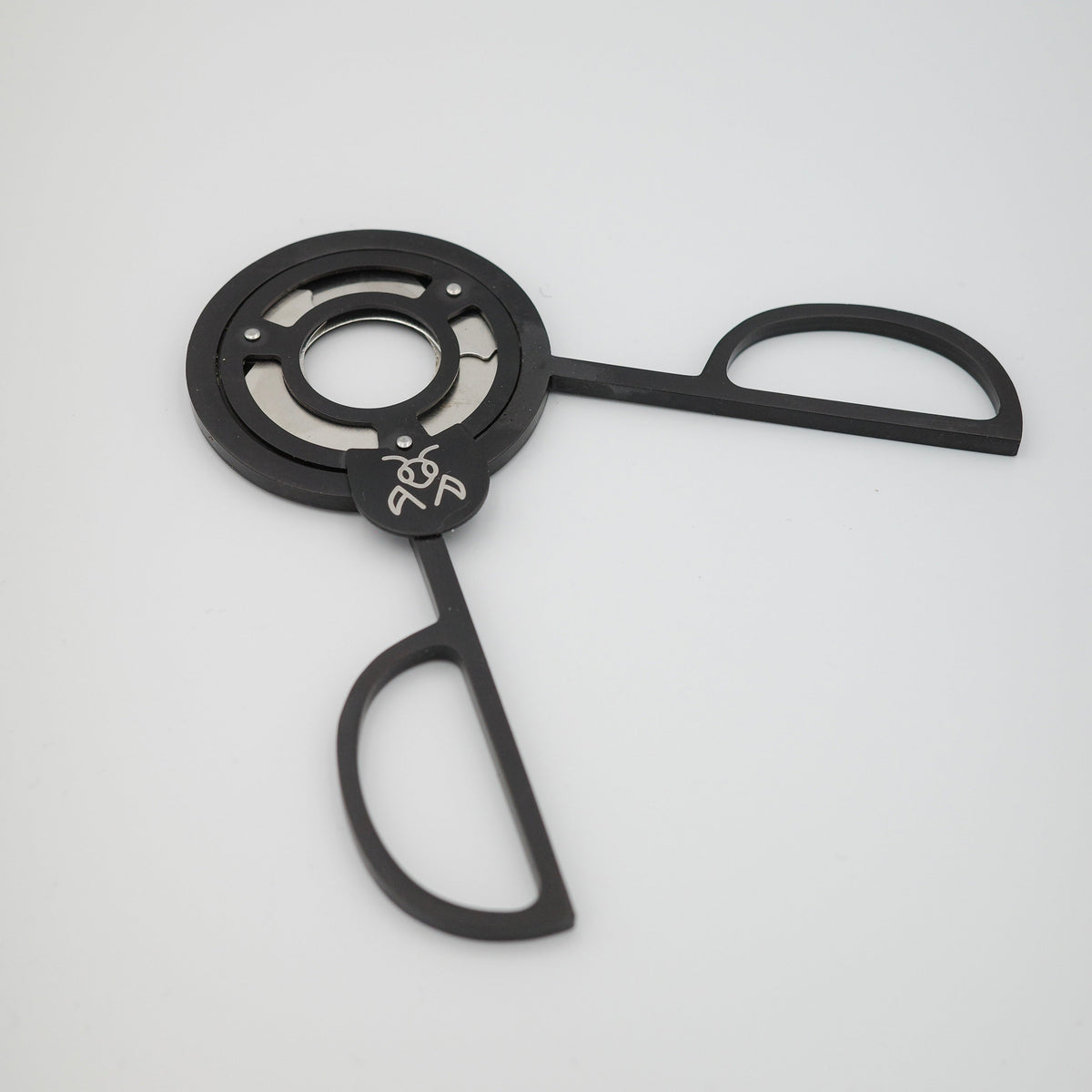 Mantis Orbital Scissor