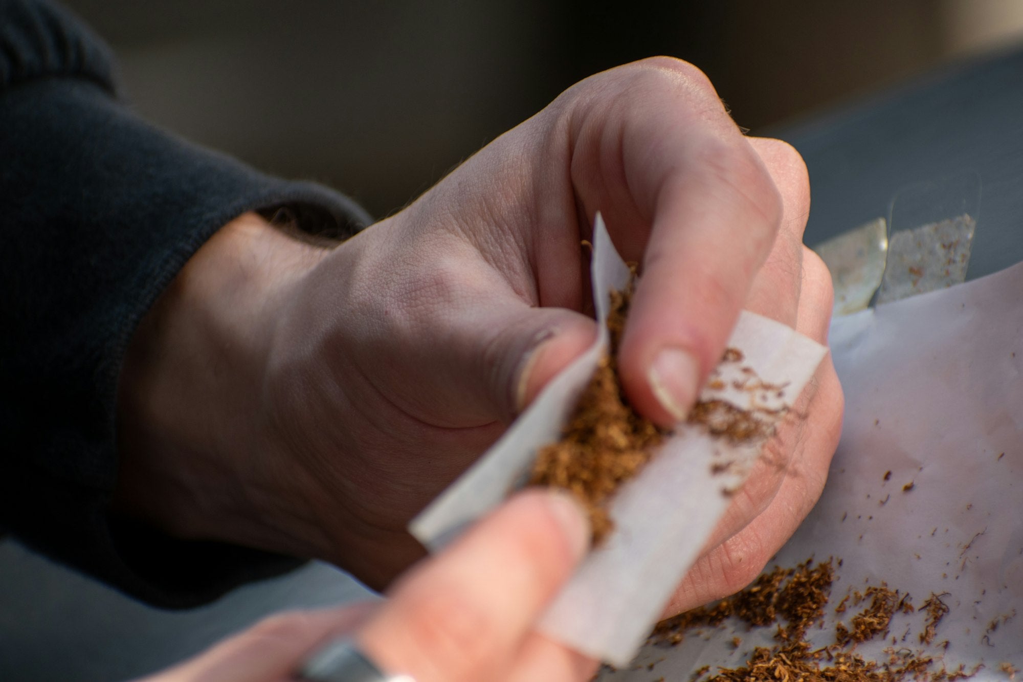 Handrolling Tobacco