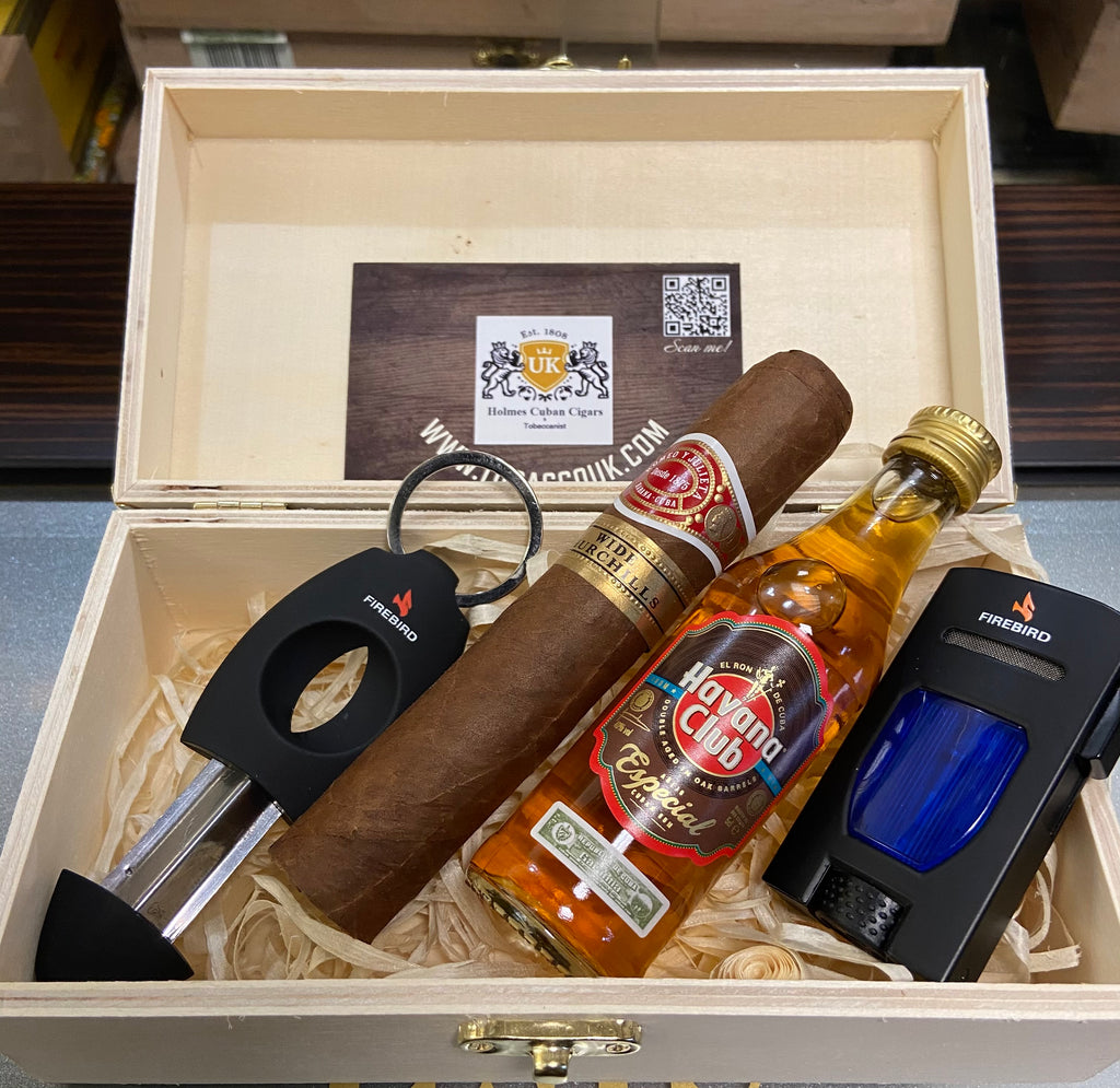 Romeo y Julieta Wide Churchill Gift Box – with Colibri Lighter, Cutter & Rum