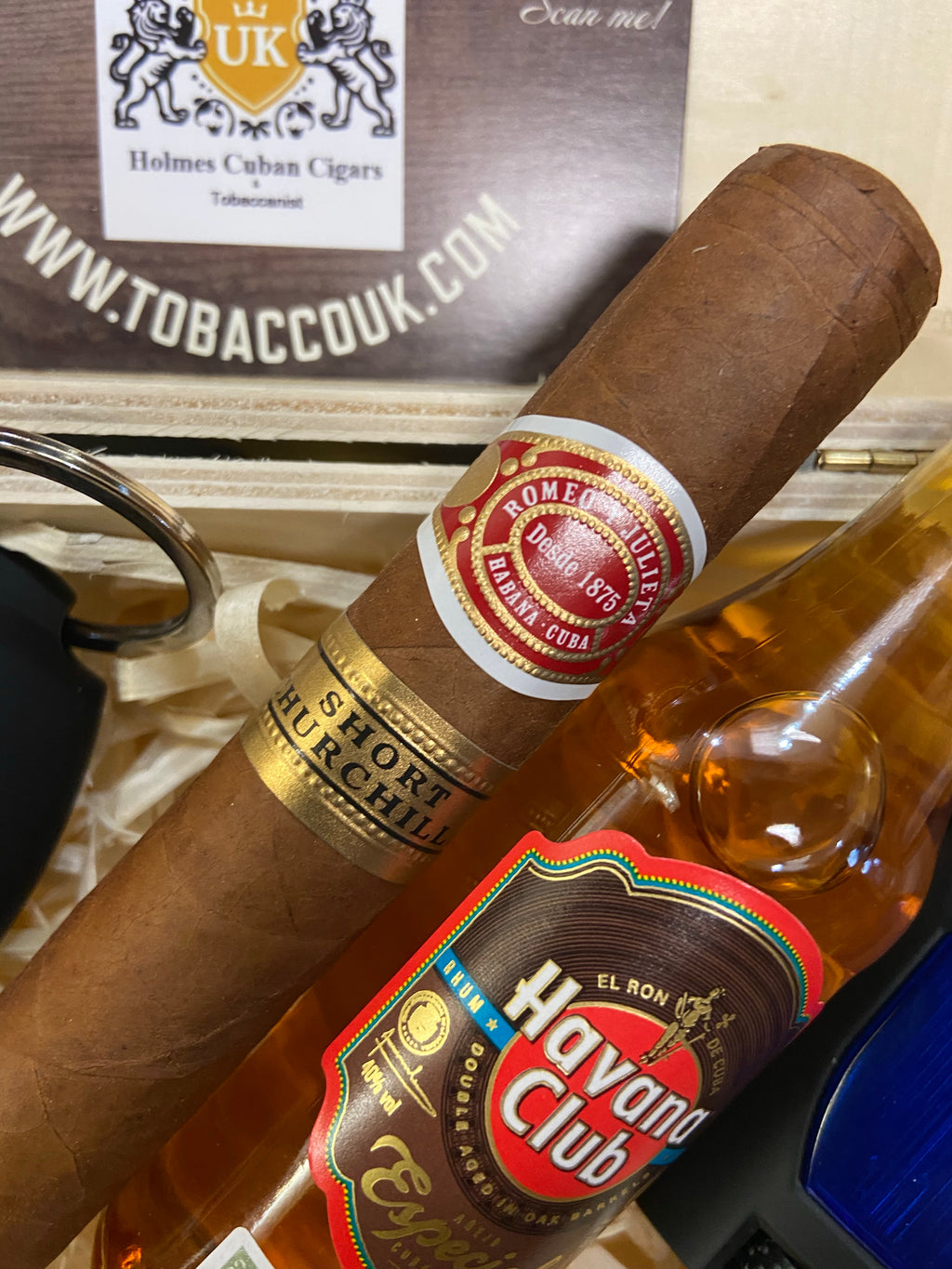 Romeo Short Churchill in a wooden box presented with Colibri lighter, Colibri v cutter and a 5cl Havana especial Anejados rum